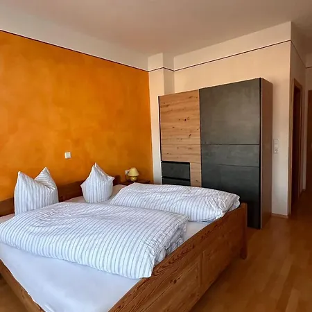 Marianne Apartment Fuegen